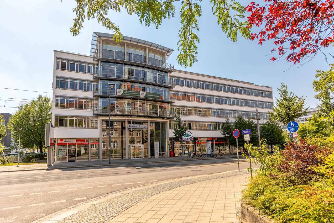 HOGA Schulgebäude am Pohlandplatz in Dresden mit moderner Fassade